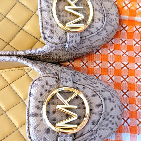 ❗️ MICHAEL KORS FLATS . ❗️ - Picture 1 of 12